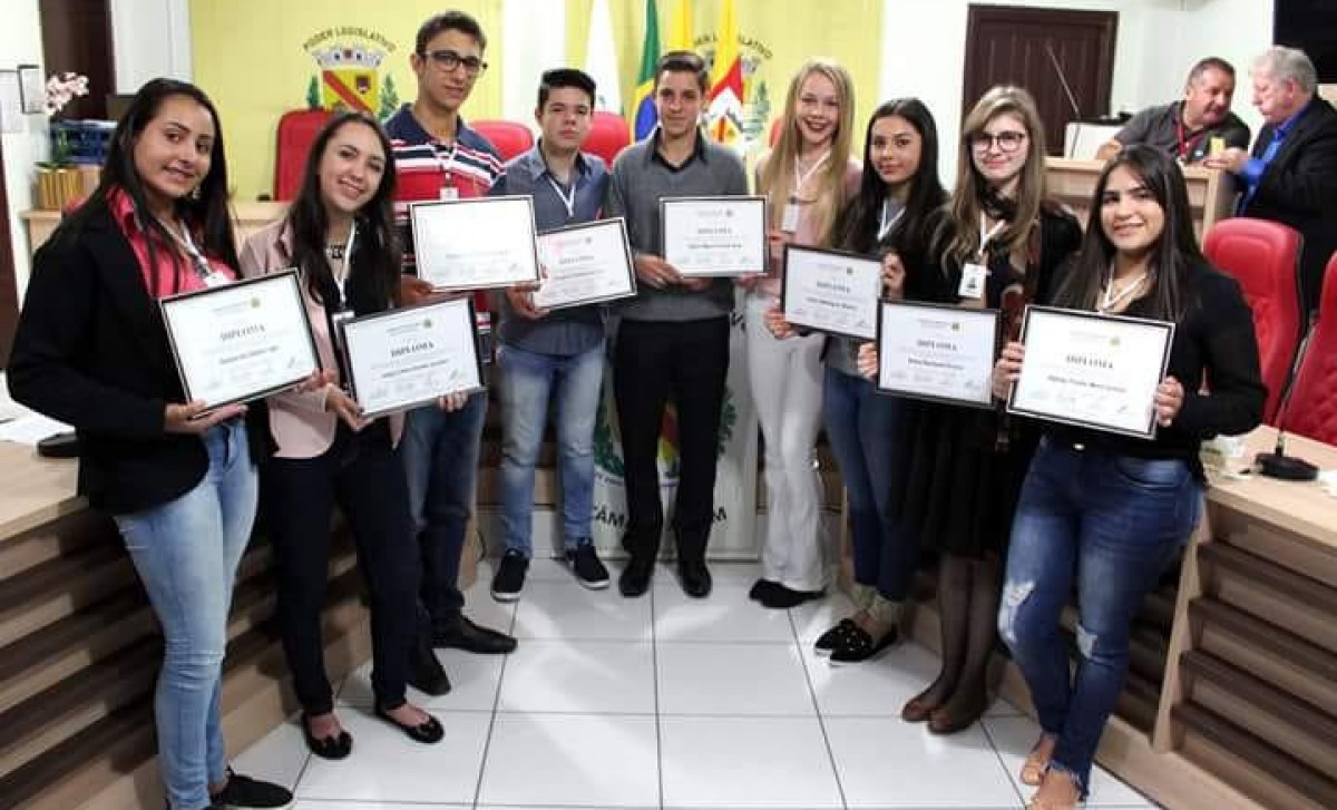 CÂMARA JOVEM SE EFETIVA EM QUITANDINHA