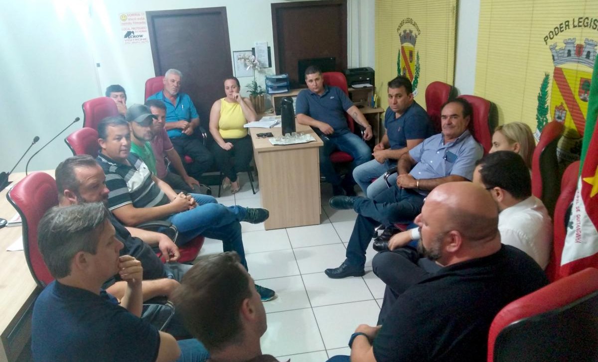 VEREADORES DE QUITANDINHA SE REUNIRAM COM EMPRESÁRIOS