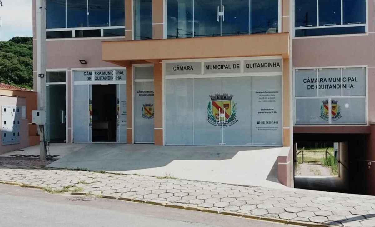 Câmara de Quitandinha atende em novo prédio