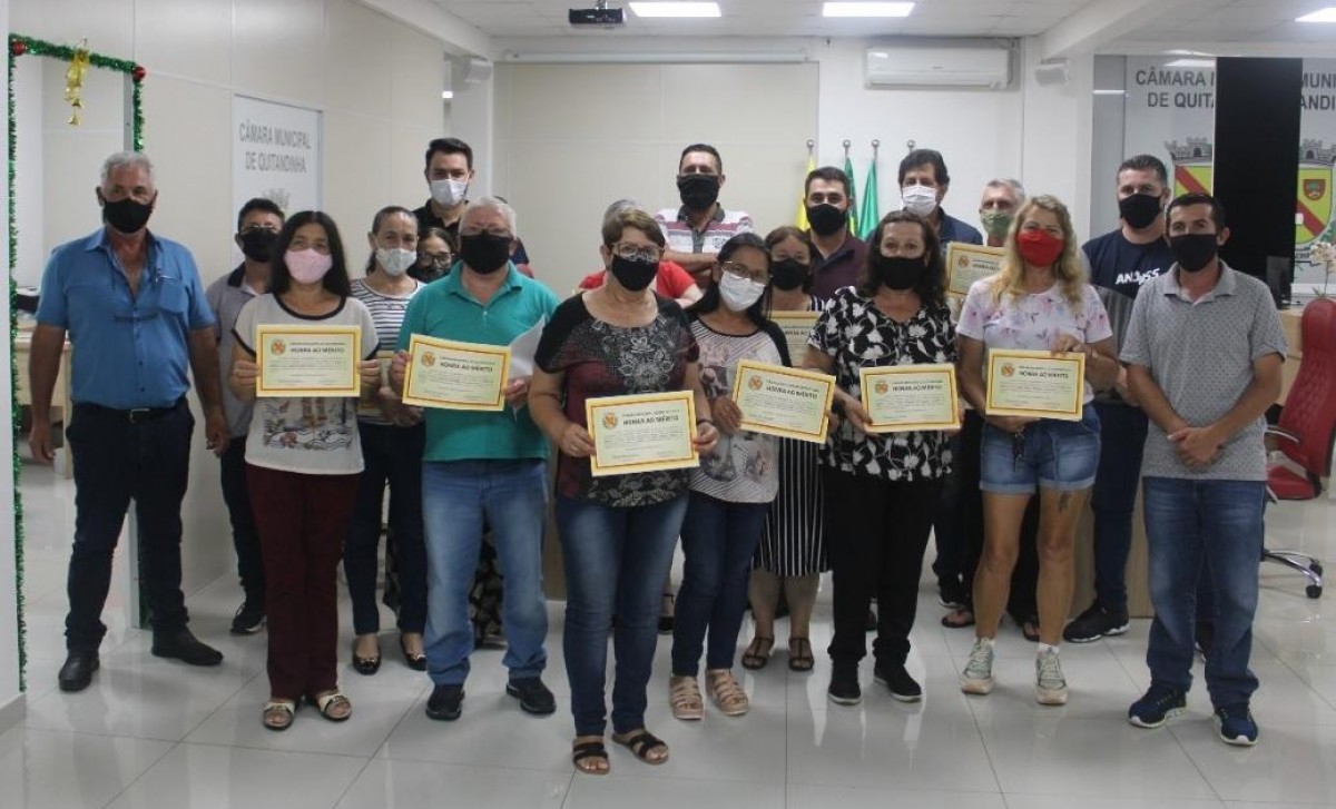 Câmara realiza Sessão Solene para homenagear os servidores públicos aposentados do município